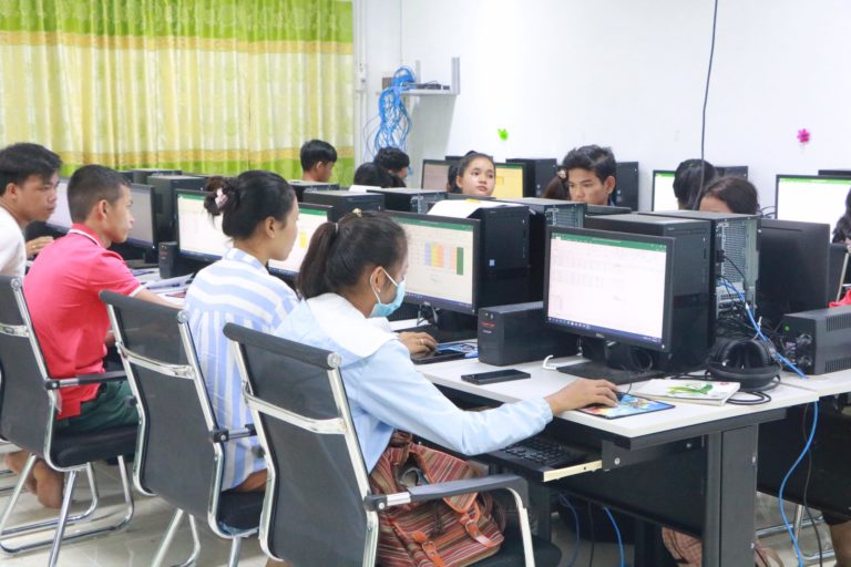 IT Club Cambodia - hard at work in class