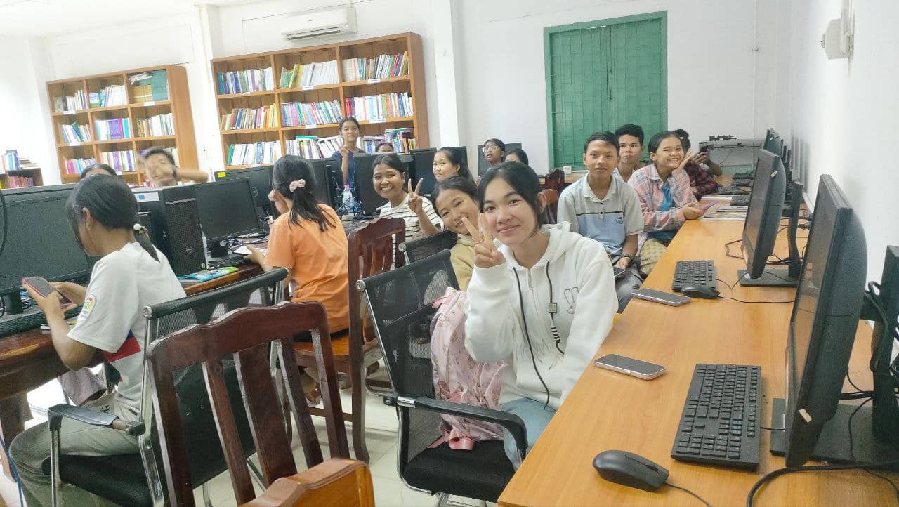 Students in computer classroom at KCIT partner school